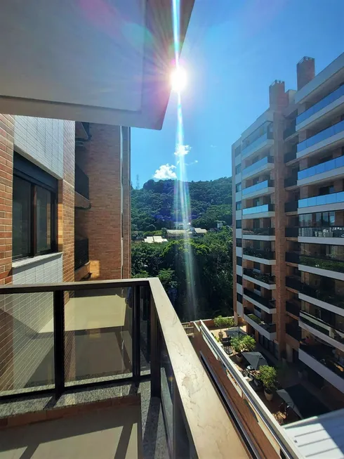 Foto 1 de Apartamento com 3 Quartos à venda, 98m² em Itacorubi, Florianópolis