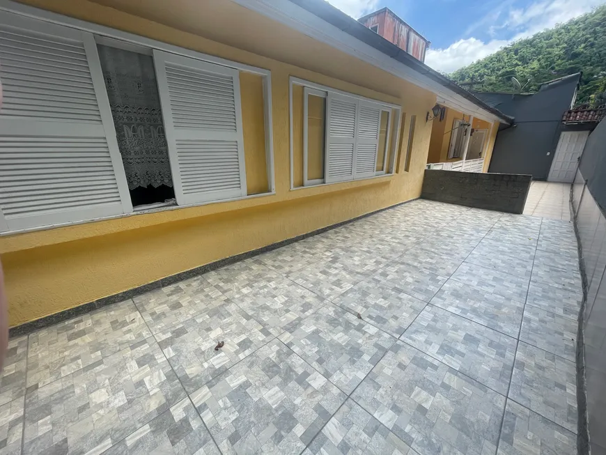 Foto 1 de Casa com 3 Quartos à venda, 85m² em Nogueira, Petrópolis