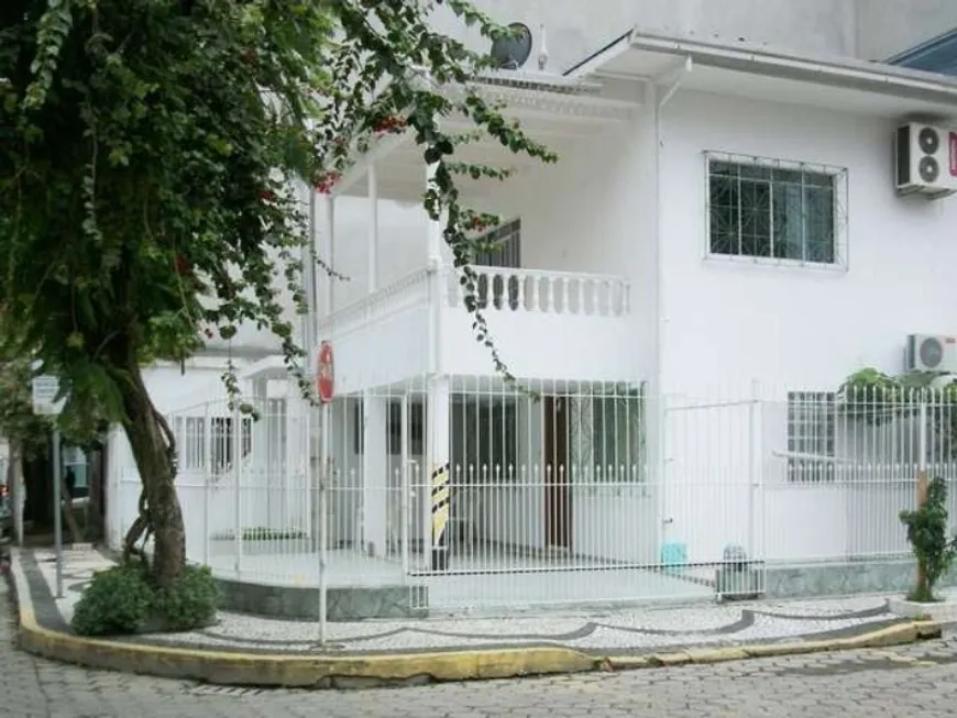 Foto 1 de Casa com 3 Quartos para alugar, 100m² em Centro, Balneário Camboriú