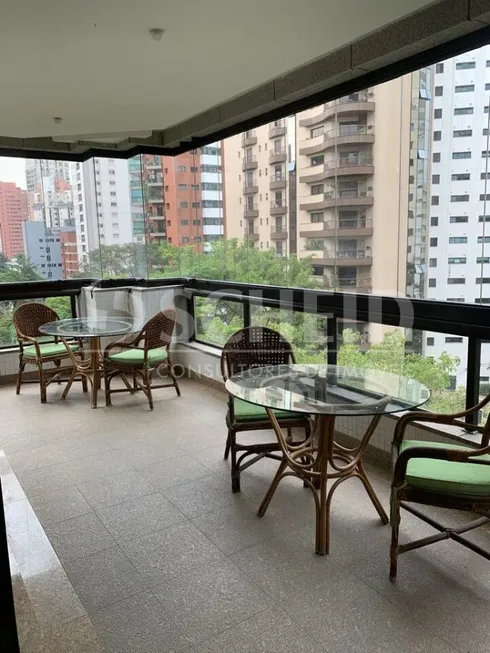 Foto 1 de Apartamento com 4 Quartos para alugar, 330m² em Moema, São Paulo