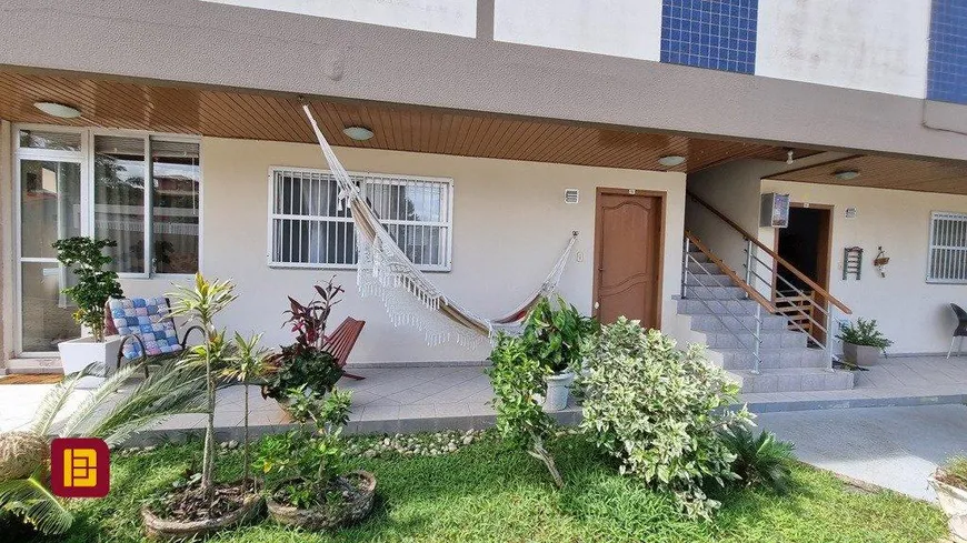 Foto 1 de Apartamento com 2 Quartos à venda, 78m² em Santinho, Florianópolis