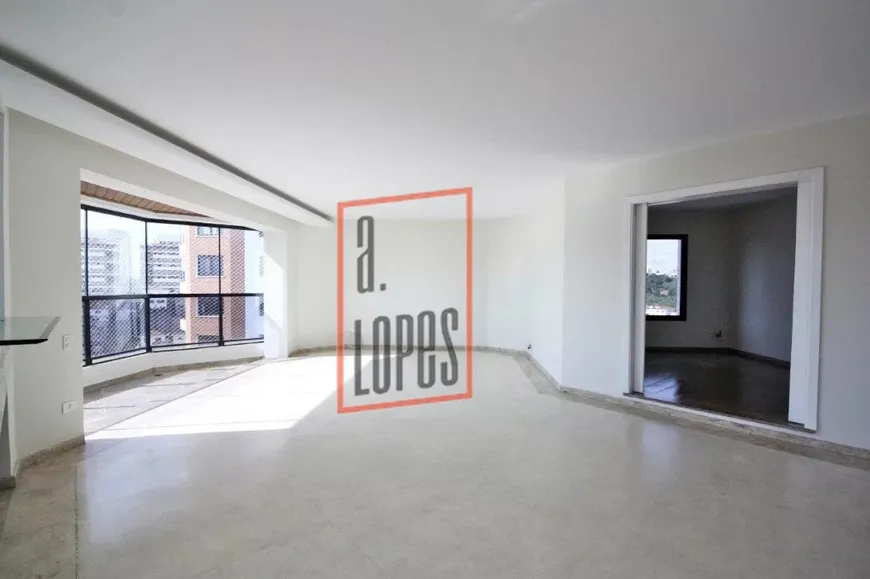 Foto 1 de Apartamento com 3 Quartos para venda ou aluguel, 245m² em Vila Madalena, São Paulo