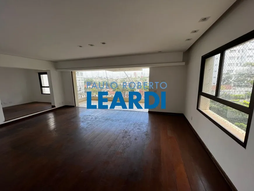 Foto 1 de Apartamento com 3 Quartos à venda, 213m² em Higienópolis, São Paulo