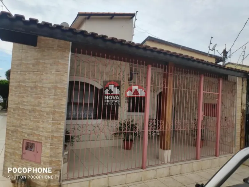 Foto 1 de Casa com 3 Quartos à venda, 125m² em Chácara da Galega, Pindamonhangaba