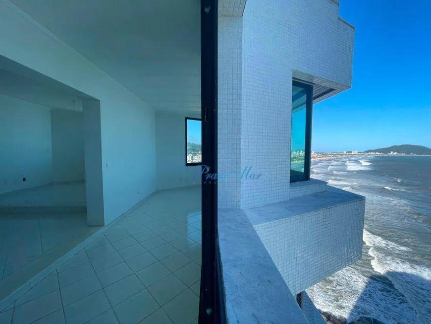 Foto 1 de Apartamento com 4 Quartos para alugar, 230m² em Pitangueiras, Guarujá