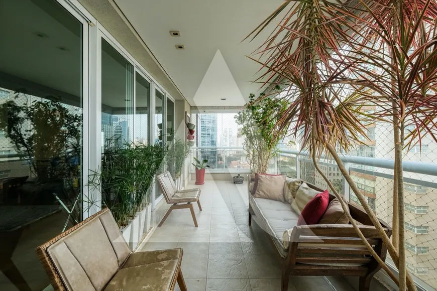 Foto 1 de Apartamento com 4 Quartos à venda, 332m² em Itaim Bibi, São Paulo
