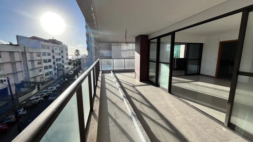 Foto 1 de Apartamento com 4 Quartos à venda, 194m² em Barra, Salvador