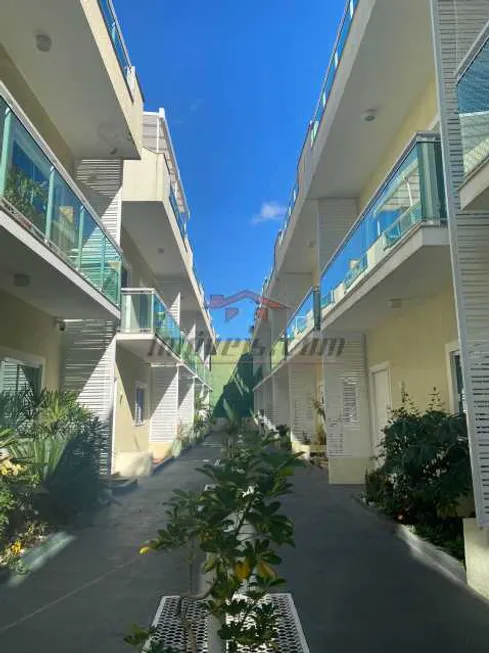 Foto 1 de Casa de Condomínio com 3 Quartos à venda, 130m² em Tanque, Rio de Janeiro