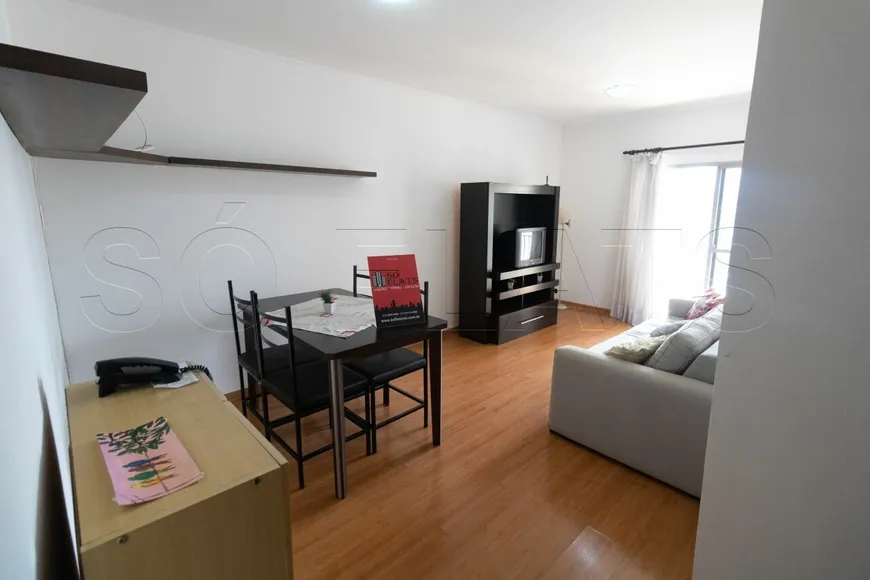 Foto 1 de Flat com 2 Quartos para alugar, 135m² em Vila Olímpia, São Paulo