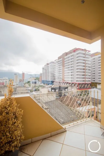 Foto 1 de Apartamento com 2 Quartos para alugar, 223m² em Centro, Santa Maria