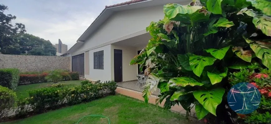 Foto 1 de Casa com 6 Quartos à venda, 546m² em Candelária, Natal