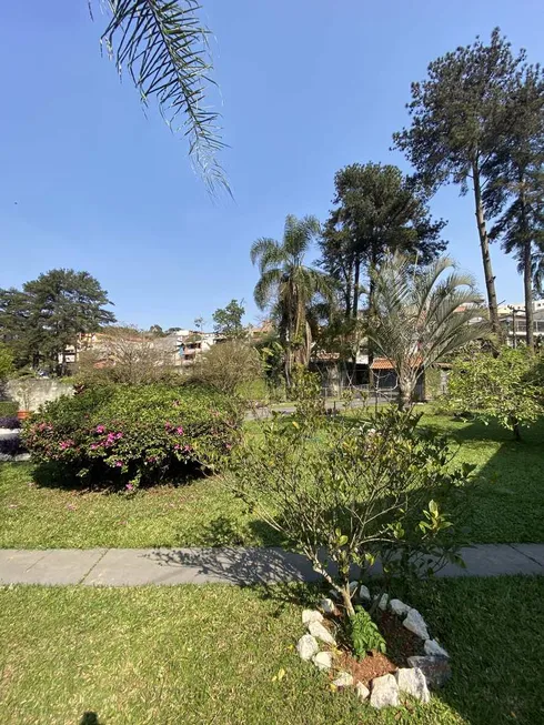 Foto 1 de Fazenda/Sítio com 3 Quartos para venda ou aluguel, 1760m² em Parque das Cigarreiras, Taboão da Serra