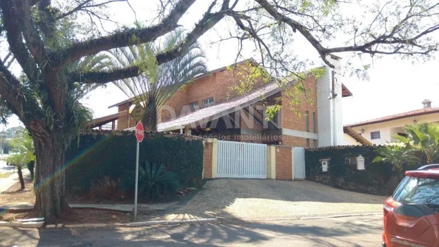 Foto 1 de Sobrado com 6 Quartos para venda ou aluguel, 278m² em Taquaral, Campinas