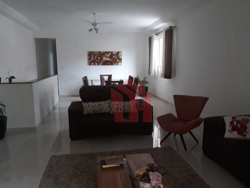 Foto 1 de Casa com 3 Quartos à venda, 210m² em Campo Grande, Santos