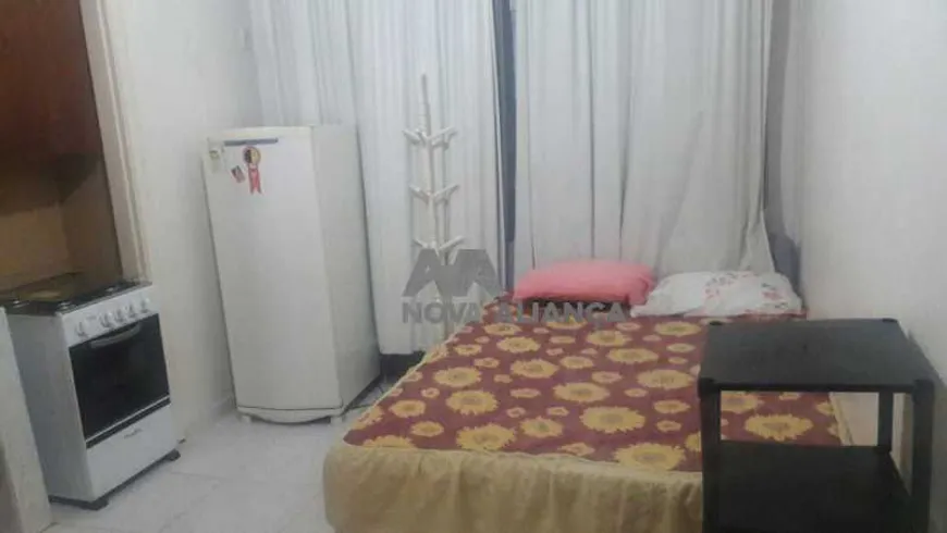 Foto 1 de Kitnet com 1 Quarto à venda, 25m² em Copacabana, Rio de Janeiro