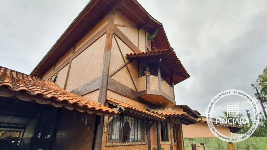 Foto 1 de Casa com 4 Quartos à venda, 256m² em Itaipu, Niterói