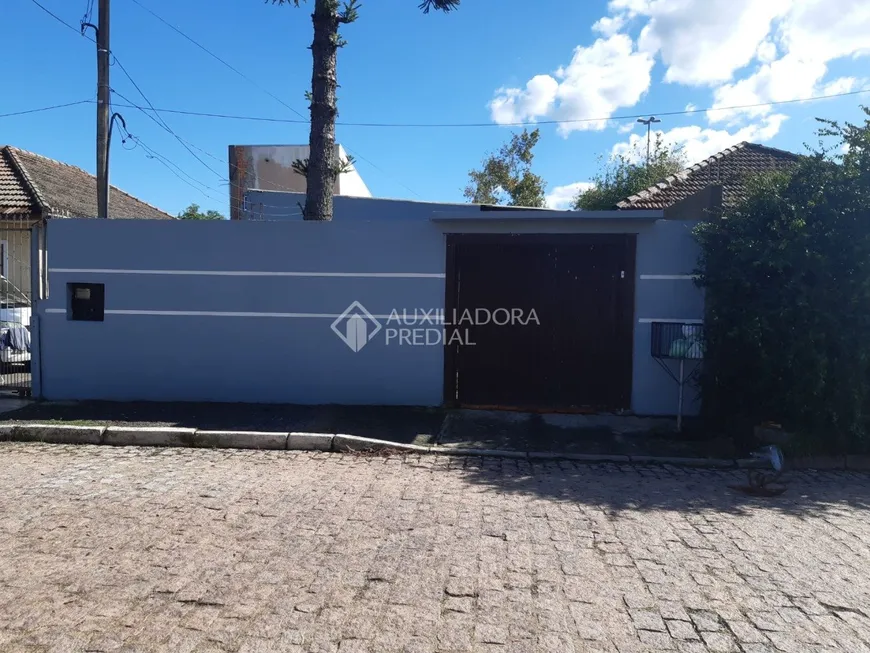 Foto 1 de Casa com 2 Quartos à venda, 60m² em Humaitá, Porto Alegre