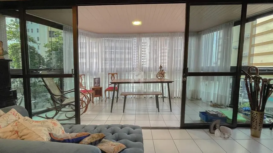 Foto 1 de Apartamento com 4 Quartos à venda, 200m² em Praia do Canto, Vitória