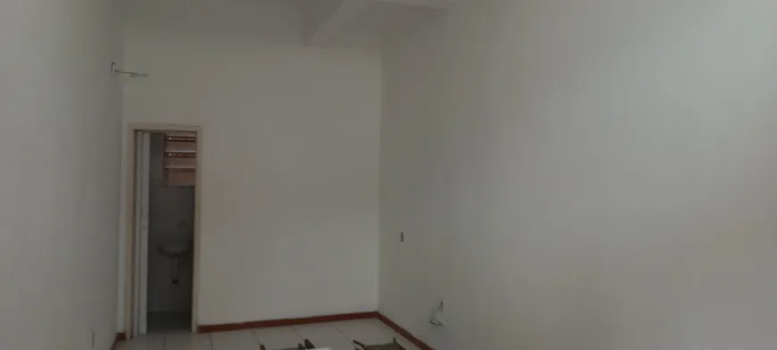 Foto 1 de Sala Comercial para alugar, 23m² em Medianeira, Porto Alegre