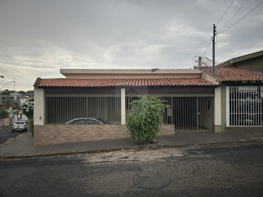 Foto 1 de Casa com 3 Quartos à venda, 288m² em General Osorio, Uberlândia