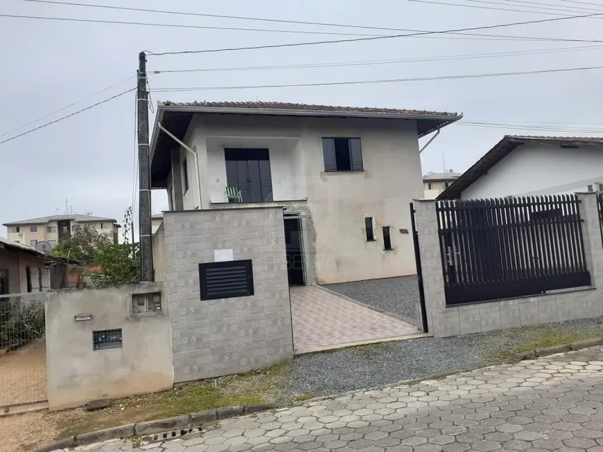 Foto 1 de Casa com 2 Quartos à venda, 160m² em Coloninha, Gaspar