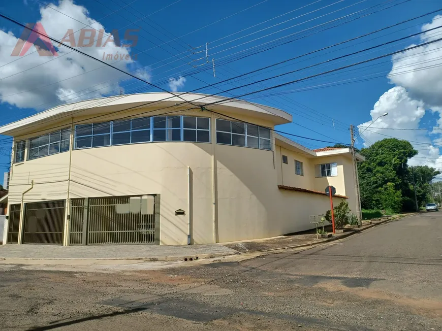 Foto 1 de Casa com 4 Quartos à venda, 300m² em Jardim Hikare, São Carlos