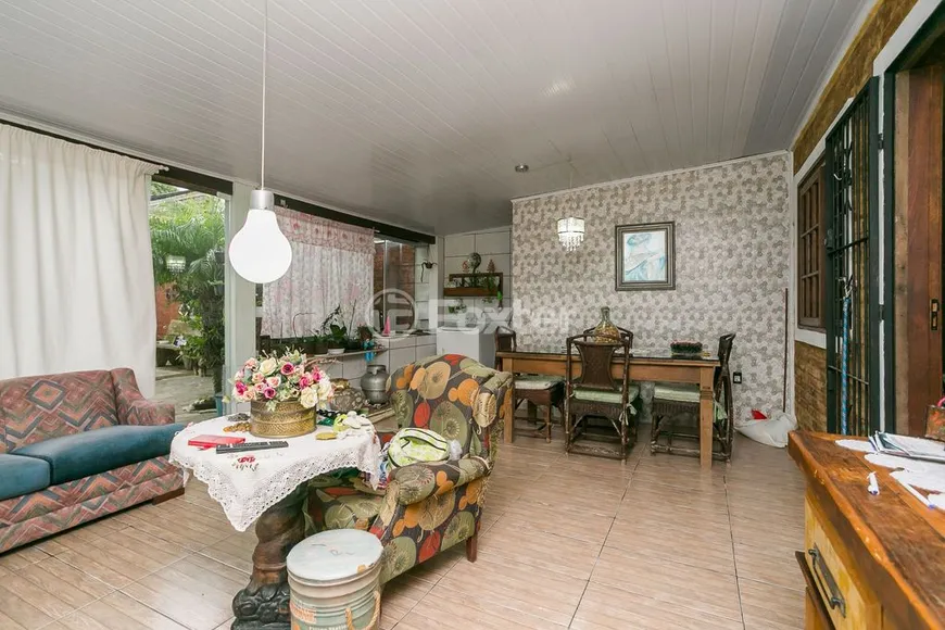 Foto 1 de Casa com 3 Quartos à venda, 220m² em Espiríto Santo, Porto Alegre