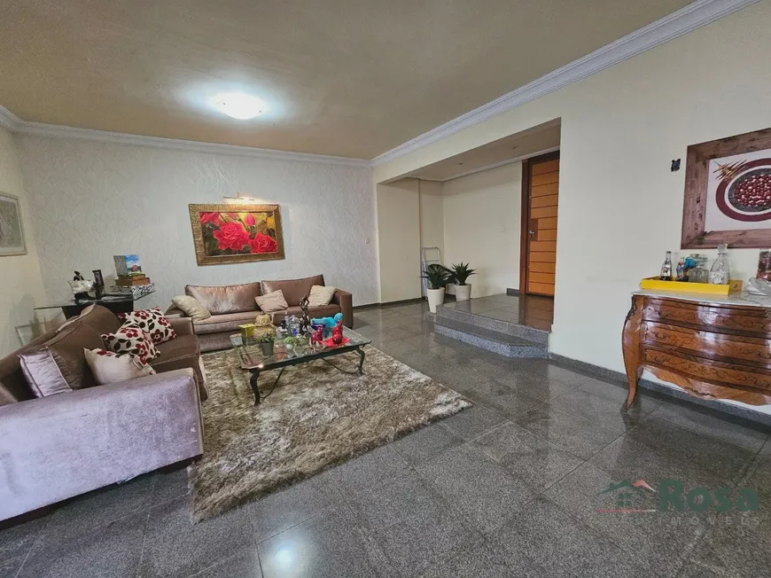 Foto 1 de Apartamento com 4 Quartos à venda, 312m² em Goiabeiras, Cuiabá