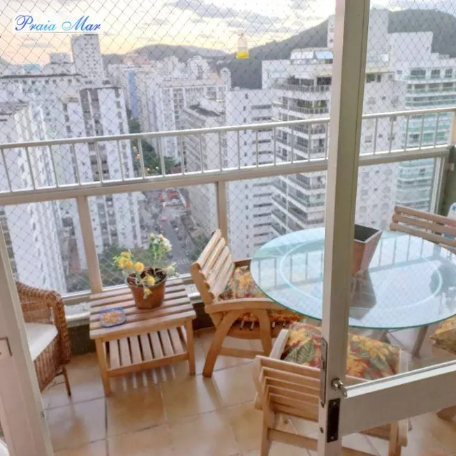 Foto 1 de Apartamento com 3 Quartos à venda, 140m² em Praia das Pitangueiras, Guarujá