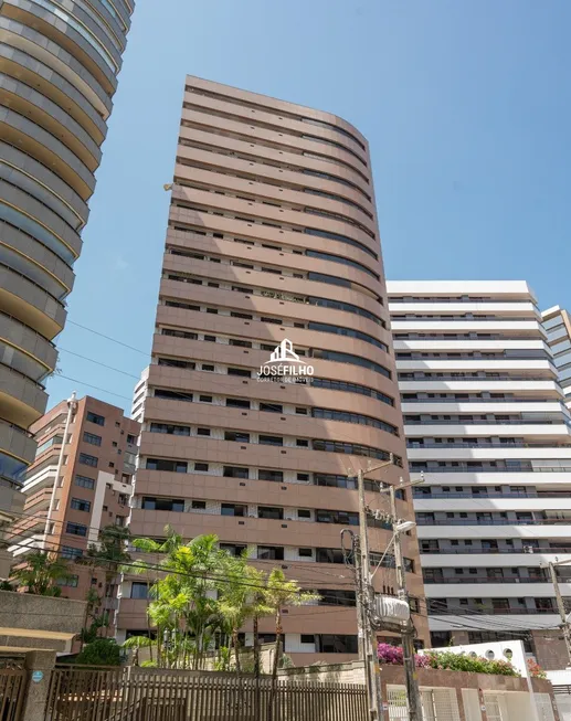 Foto 1 de Apartamento com 3 Quartos à venda, 211m² em Meireles, Fortaleza