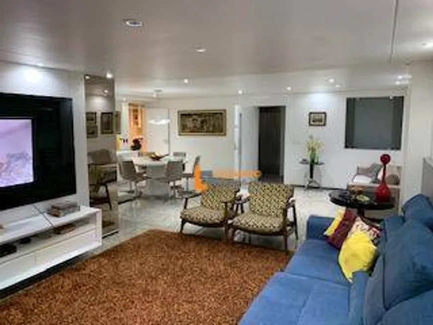 Foto 1 de Apartamento com 4 Quartos à venda, 212m² em Guararapes, Fortaleza