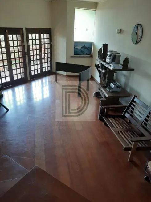 Foto 1 de Casa de Condomínio com 4 Quartos à venda, 352m² em Terras do Madeira, Carapicuíba