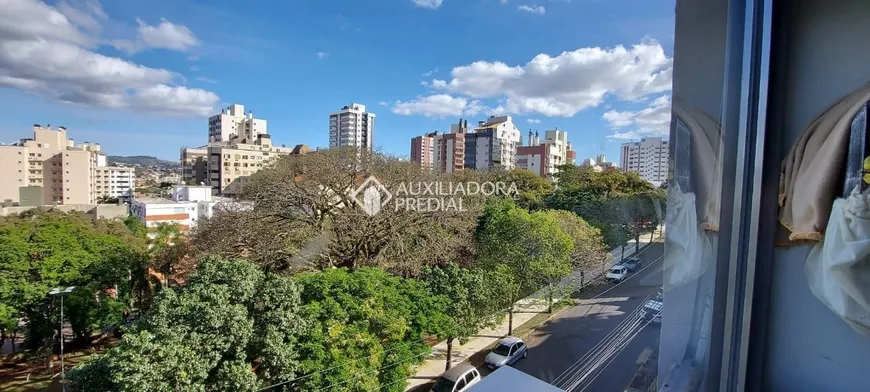 Foto 1 de Apartamento com 2 Quartos à venda, 48m² em Petrópolis, Porto Alegre