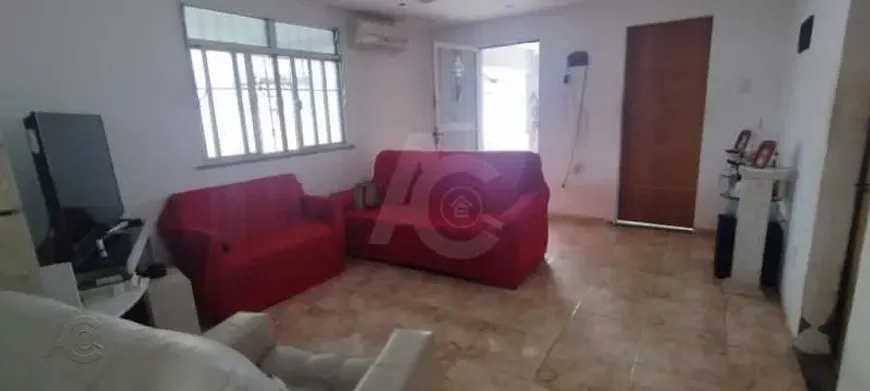 Foto 1 de Casa com 3 Quartos à venda, 260m² em Irajá, Rio de Janeiro