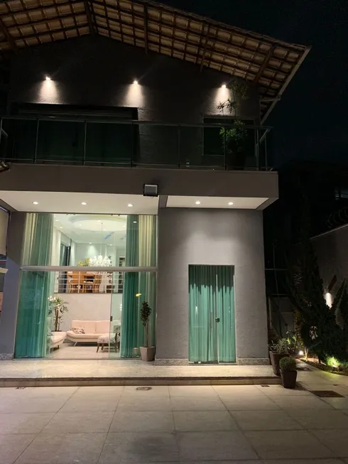 Foto 1 de Casa com 4 Quartos à venda, 372m² em Novo Horizonte, Sabará