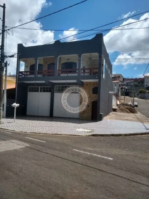 Foto 1 de Sobrado com 2 Quartos à venda, 210m² em Jardim Villaça, São Roque