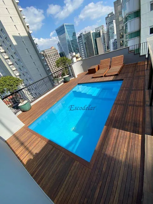 Foto 1 de Cobertura com 4 Quartos à venda, 220m² em Itaim Bibi, São Paulo