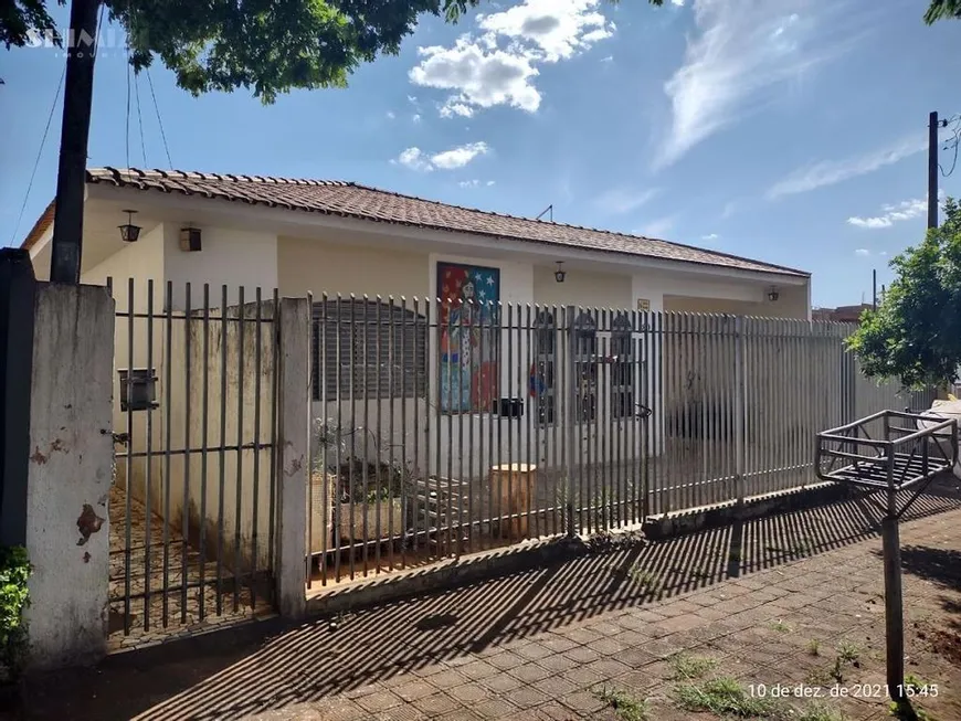 Foto 1 de Casa com 3 Quartos à venda, 251m² em Jardim Alvorada, Maringá