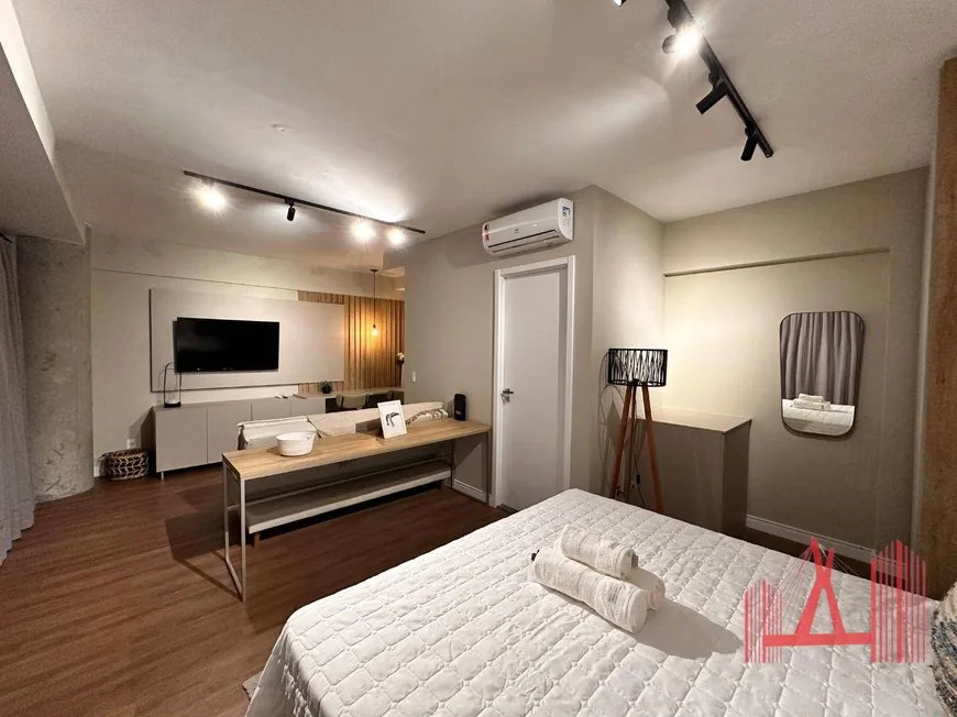 Foto 1 de Apartamento com 1 Quarto para alugar, 40m² em Cerqueira César, São Paulo