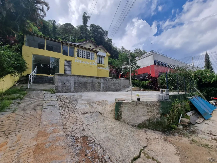Foto 1 de Imóvel Comercial com 3 Quartos para alugar, 140m² em Coronel Veiga, Petrópolis