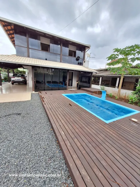 Foto 1 de Sobrado com 3 Quartos à venda, 250m² em Praia da Enseada, São Francisco do Sul