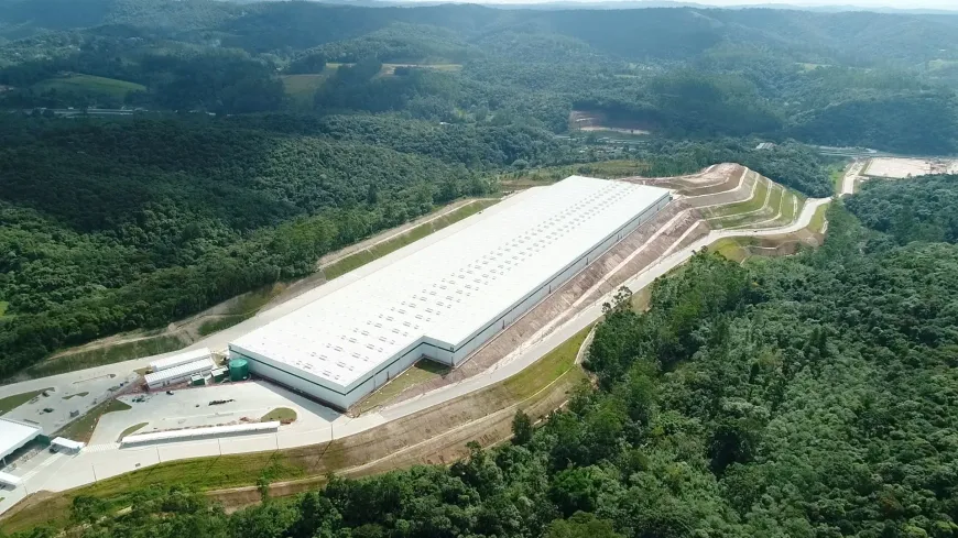 Foto 1 de Galpão/Depósito/Armazém para alugar, 20463m² em ALDEINHA, Itapecerica da Serra