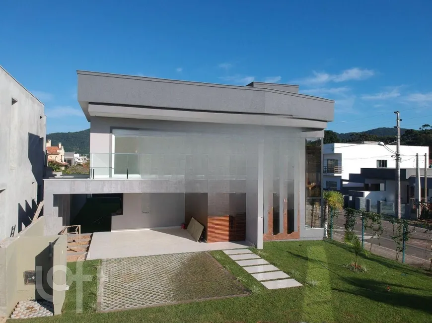 Foto 1 de Casa com 3 Quartos à venda, 212m² em São João do Rio Vermelho, Florianópolis