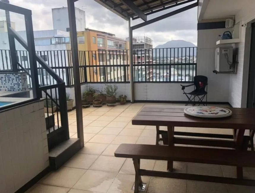 Foto 1 de Apartamento com 3 Quartos à venda, 242m² em Centro, Guarapari