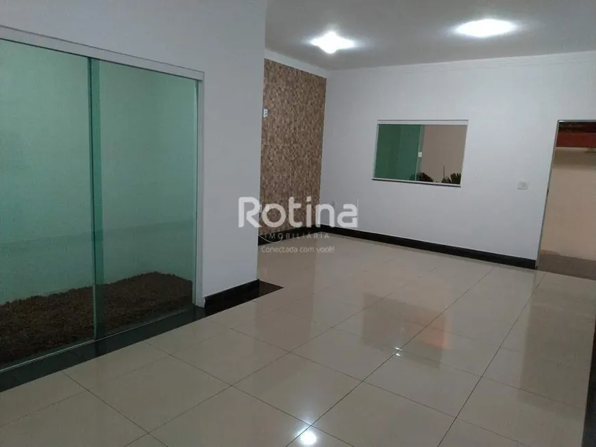 Foto 1 de Casa com 3 Quartos à venda, 160m² em Jardim Holanda, Uberlândia