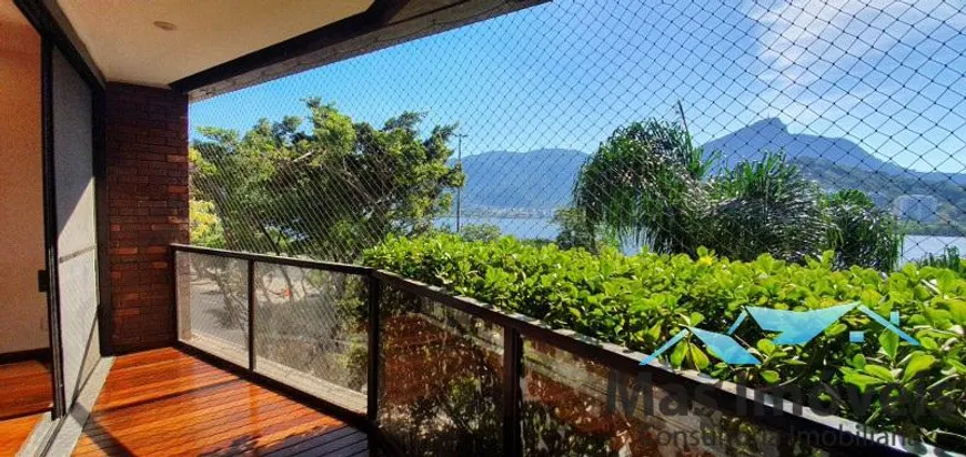 Foto 1 de Apartamento com 3 Quartos para alugar, 200m² em Lagoa, Rio de Janeiro