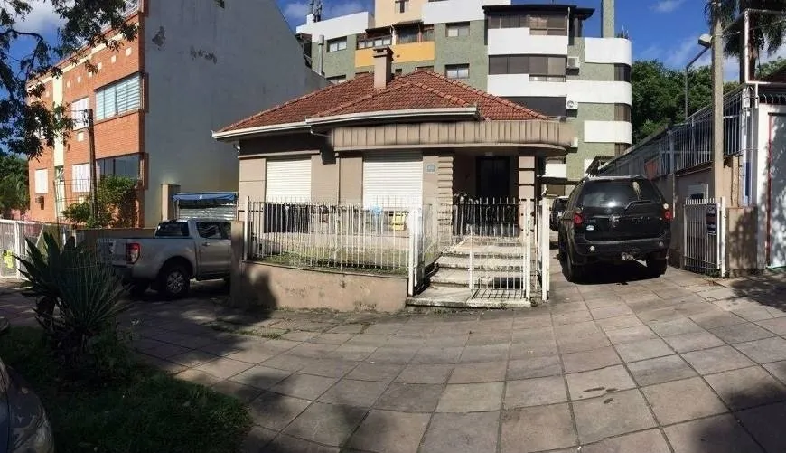 Foto 1 de Casa com 2 Quartos à venda, 143m² em Petrópolis, Porto Alegre