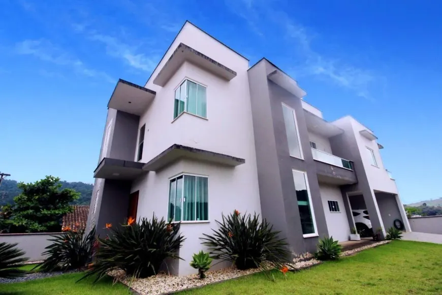 Foto 1 de Casa com 4 Quartos à venda, 270m² em Estrada Nova, Jaraguá do Sul