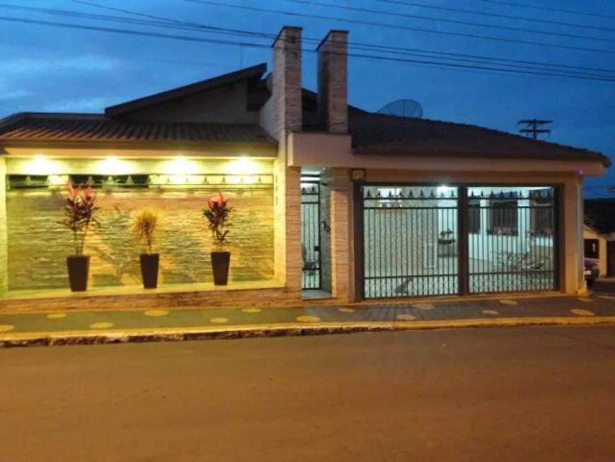 Foto 1 de Casa com 4 Quartos à venda, 273m² em Centro, Rio das Pedras