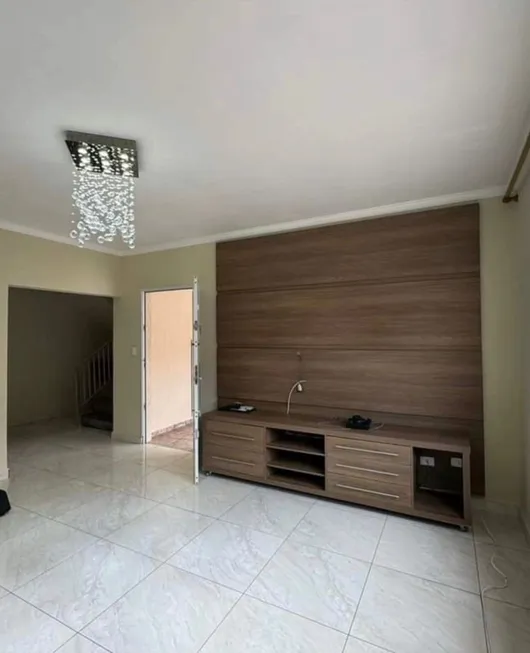 Foto 1 de Sobrado com 3 Quartos à venda, 120m² em Vila Barros, Barueri